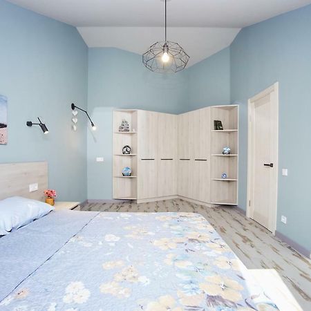 Luxury Apartment In The Heart Odessa Exteriör bild