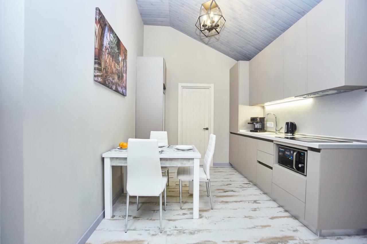 Luxury Apartment In The Heart Odessa Exteriör bild