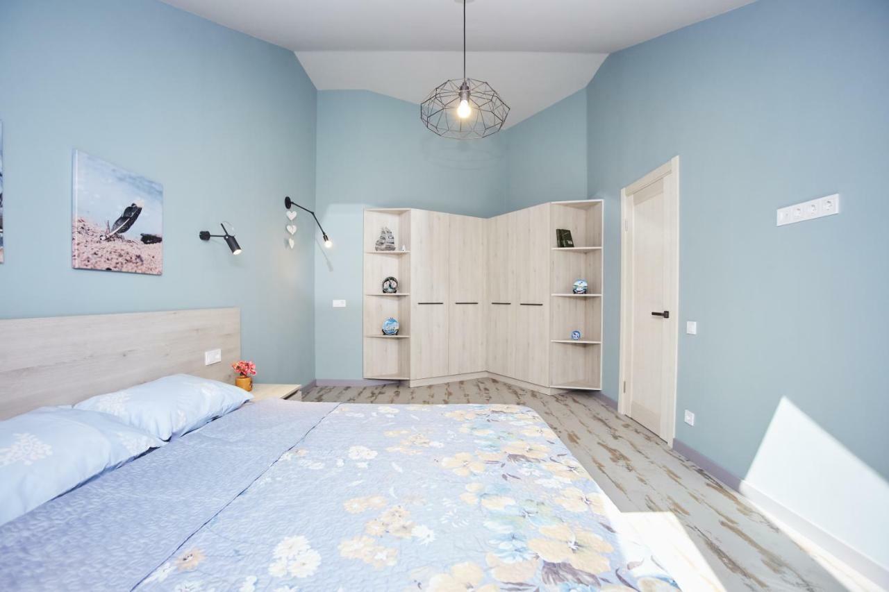 Luxury Apartment In The Heart Odessa Exteriör bild